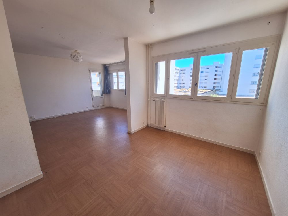 à vendre – type 4 quartier velpeau proche gare – salon séjour