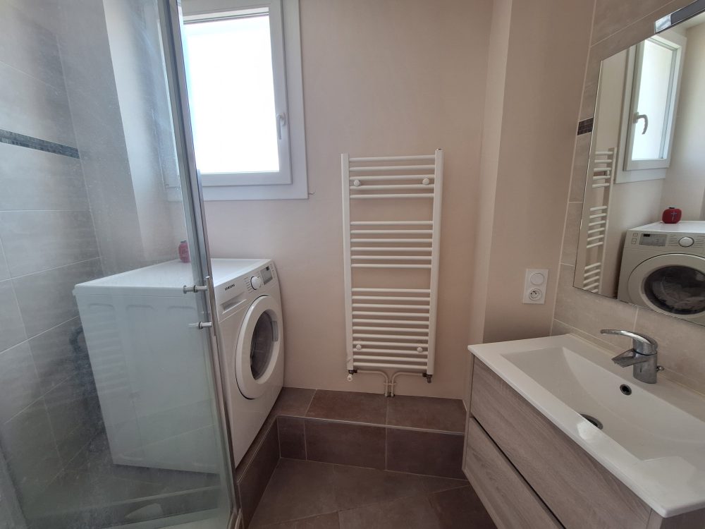 à vendre – T3 vue sur prébendes – quartier grammont tours – salle d’eau