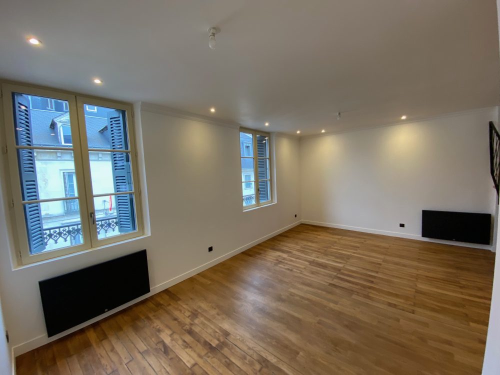 Séjour fenêtre, Appartement à vendre