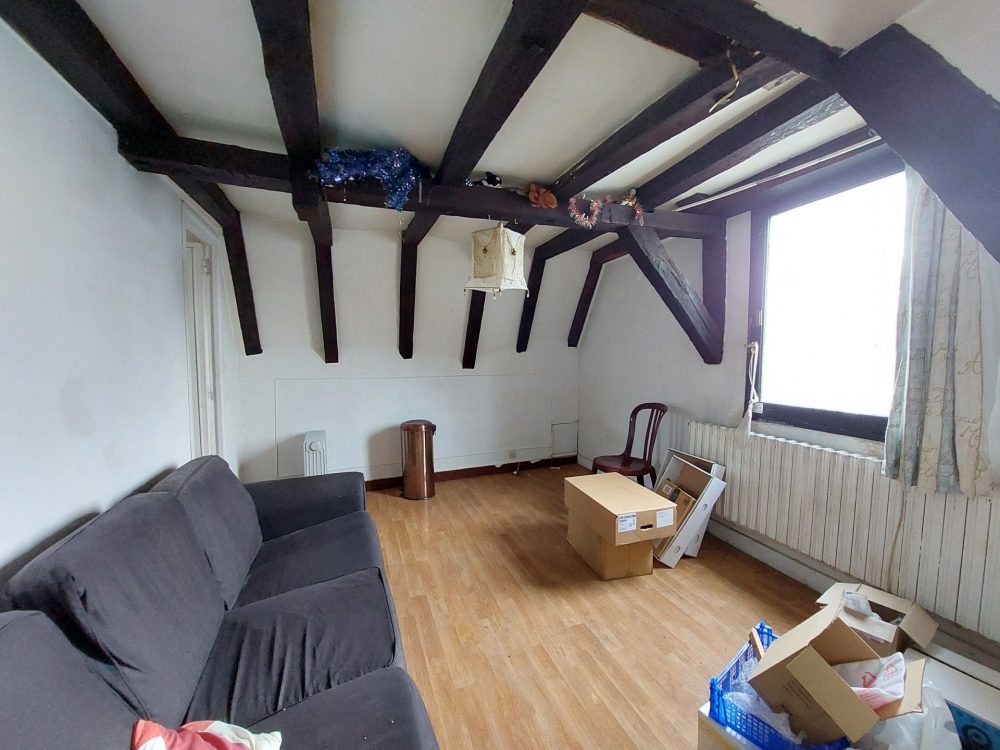 Pièce de vie, Studio à vendre