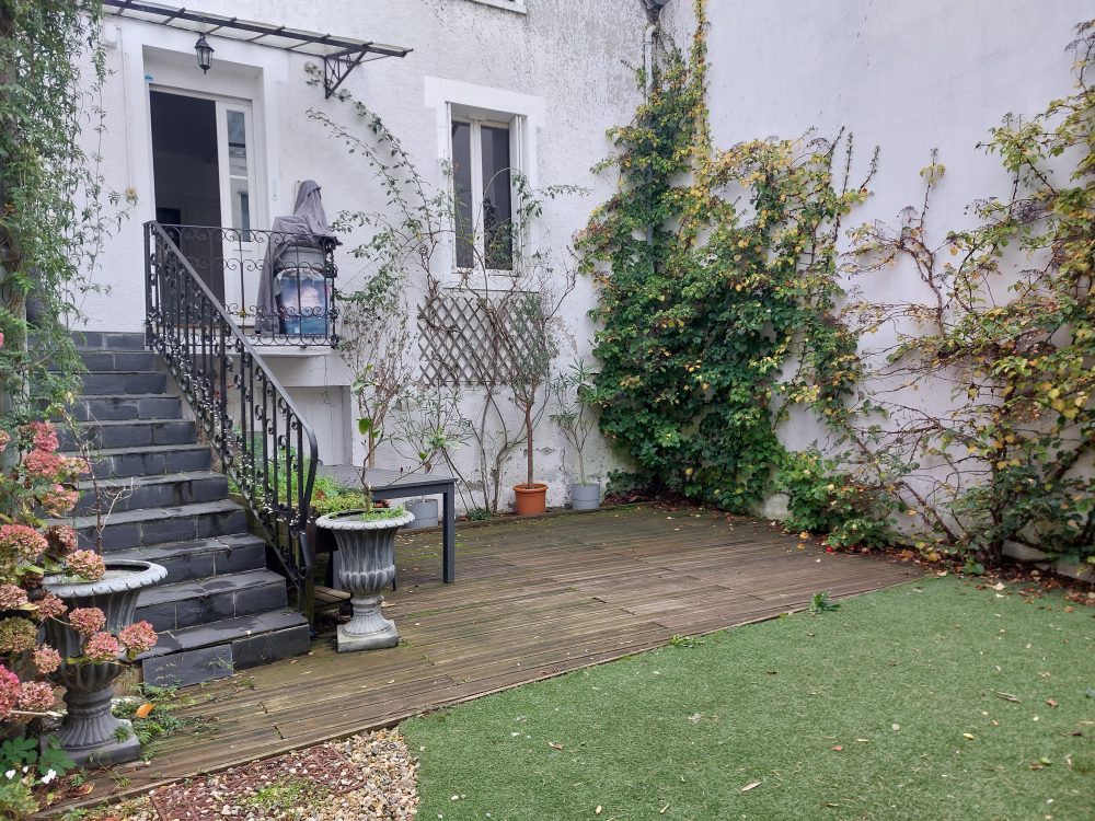 à vendre – maison saint cyr sur loire jardin