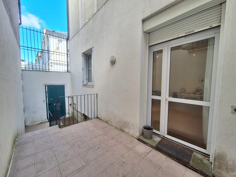 studio hyper centre de Tours à vendre – terrasse