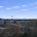 T5 à vendre avec garage et cave dans un parc – balcon vue sur Tours bibliothèque, Loire et basilique
