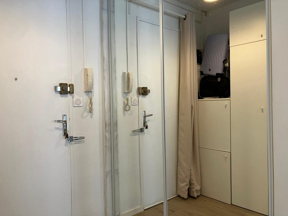 Entrée appartement T2 à TOURS à vendre