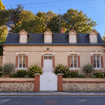 à vendre – maison ou local professionnel vouvray – façade retouchée