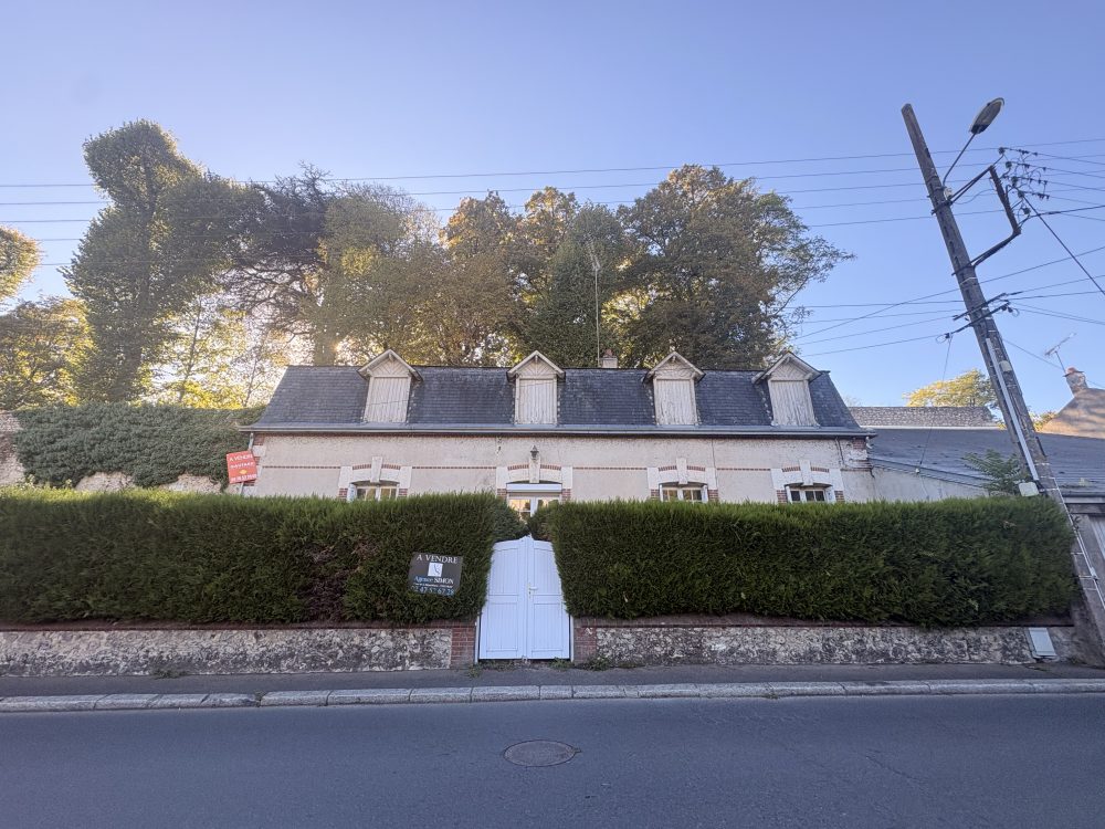 à vendre – maison ou local professionnel vouvray – façade originale