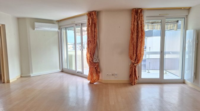 à vendre - T2 résidence seniors tours centre - pièce principale