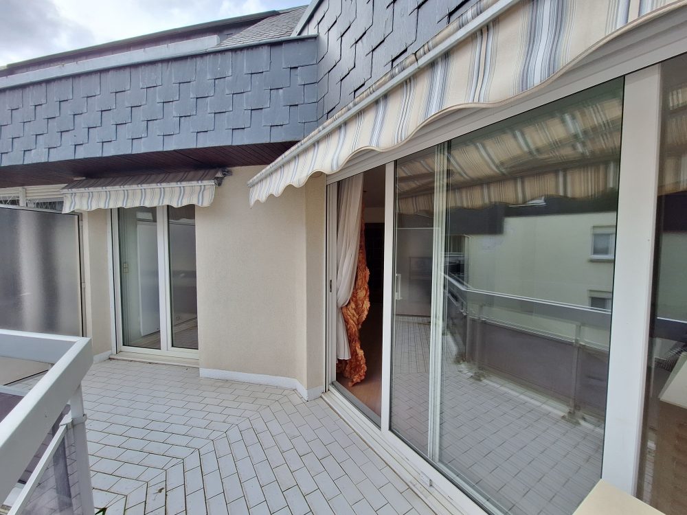 à vendre – T2 résidence seniors tours centre – balcon