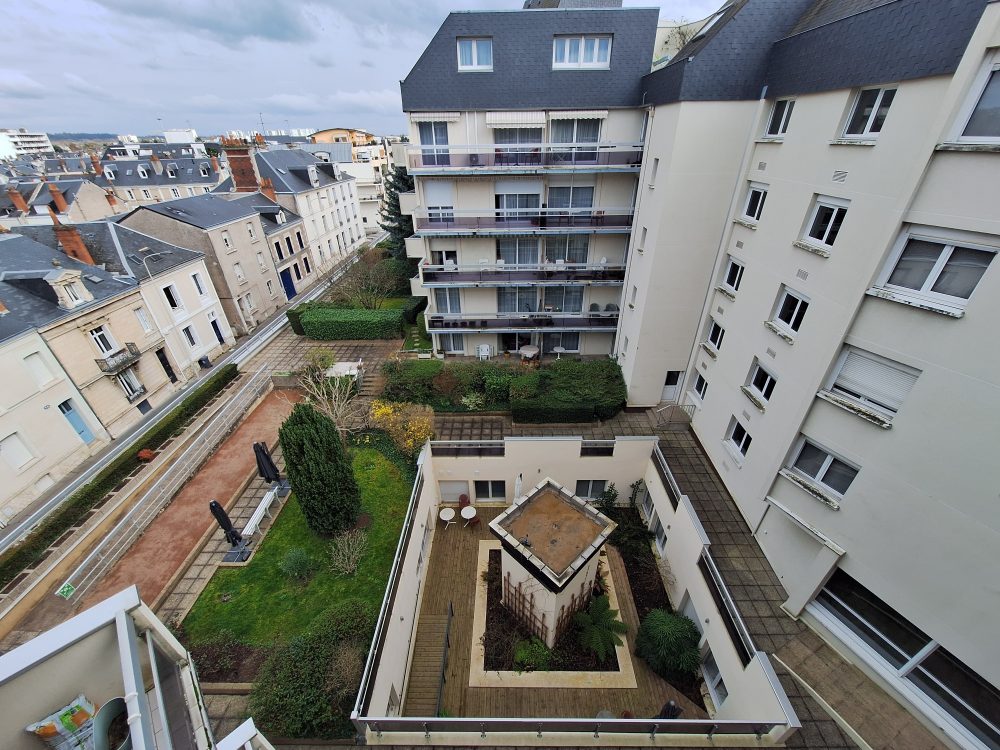à vendre – T2 résidence seniors tours centre – vue résidence