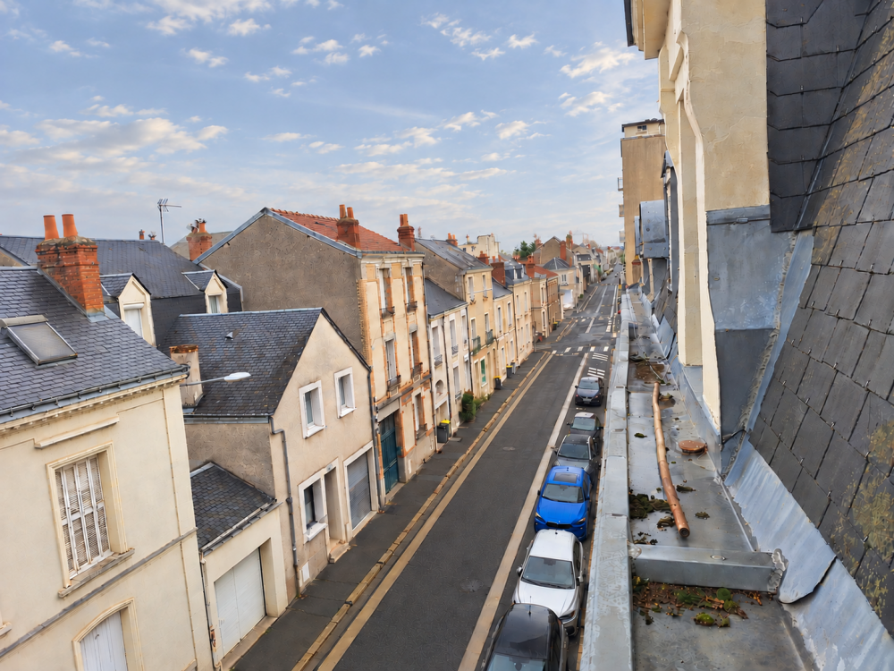 Vue sur l’avant rue