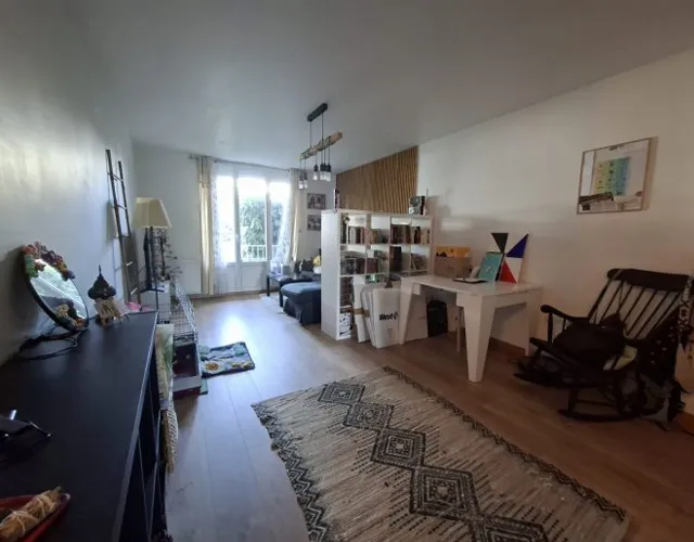 Pièce à vivre Appartement Type 2 meublé de 50 m2 env. à louer sur La Riche à proximité de la Mairie | LOCATION 37.FR