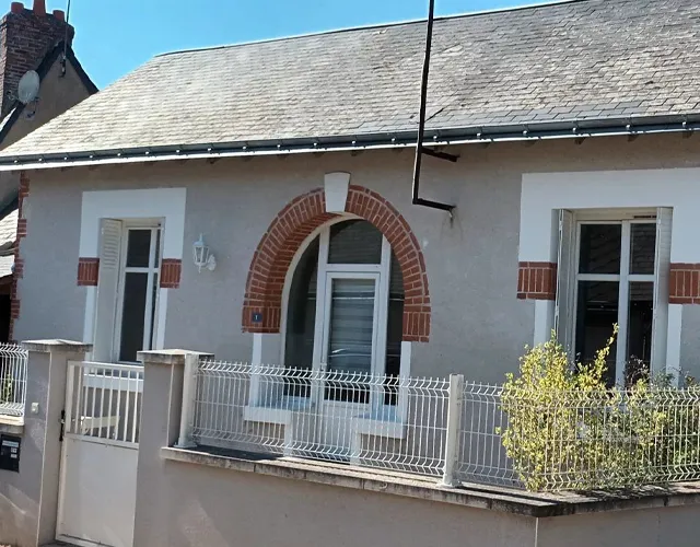 Façade Maison T3 de 70 m2 env. avec 2 chambres, jardin, parking à louer sur Chambray-les-Tours | LOCATION 37.FR