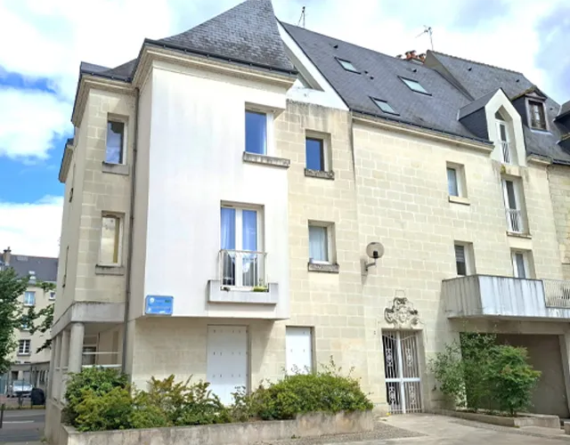 Façade immeuble avec appartement Type 2 meublé de 35 m2 à louer sur Tours-Centre à proximité de la Place de la Résistance | LOCATION 37.FR