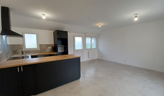 Vue pièce principale maison Type 3 de plain pied à louer sur Esvres | LOCATION 37.FR