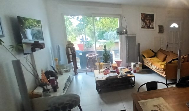 Vue pièce à vivre appartement T2 de 50m2 à louer sur Tours Centre | LOCATION 37