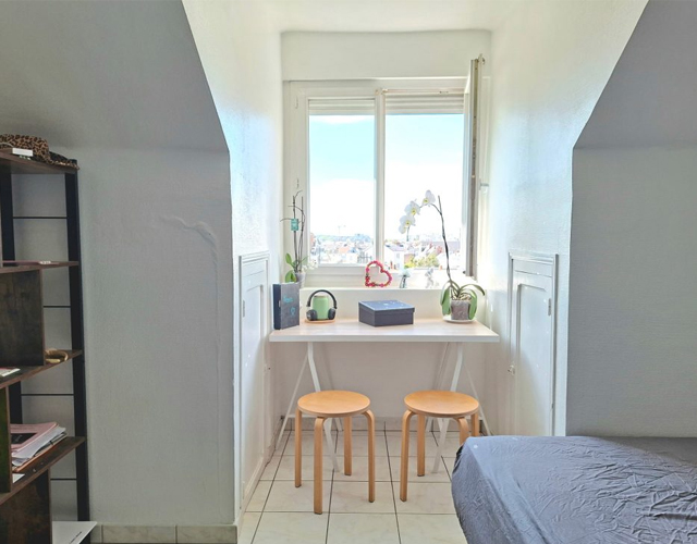 Vue pièce à vivre Studio meublé de 20 m2 proche Tram à louer sur Tours Centre  | LOCATION 37.FR